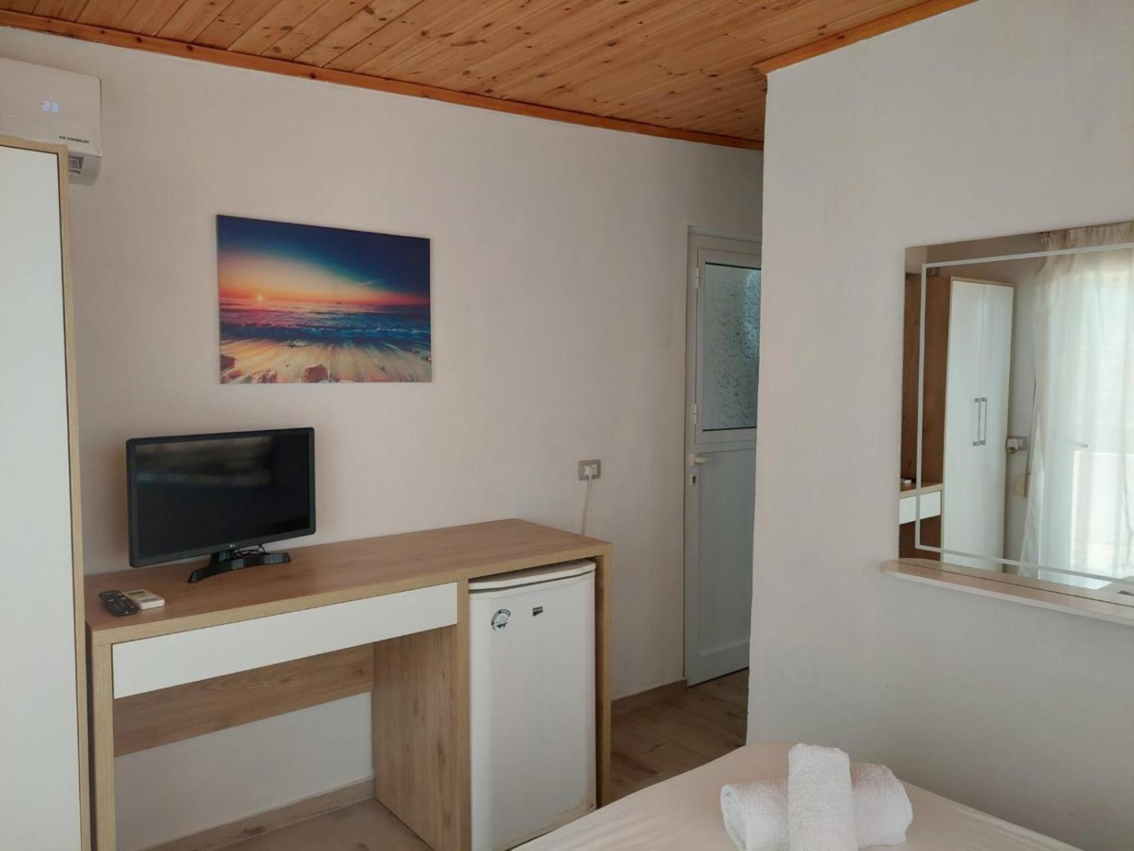 Qeparo Antonio Rooms Exterior photo